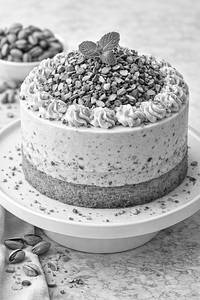 Pista Nuts Cake