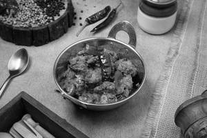 Karuvepillai Chicken