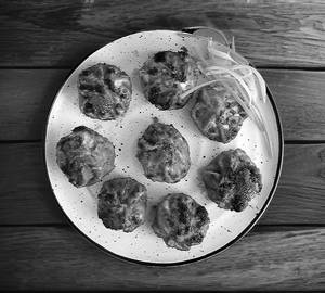 Assorted tandoori momo