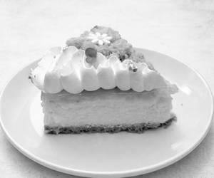 Pineapple Crumble Cheese Cake Slice [160 Grams]