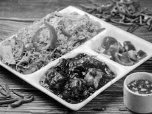 Chicken Meifoon & Chilli Chicken