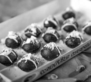 Black & White Pops