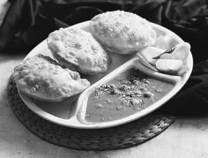 Masala Poori Chole Combo