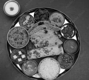 Butter Tawa Roti Thali