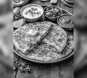 2 Paneer Pyaaz Paratha