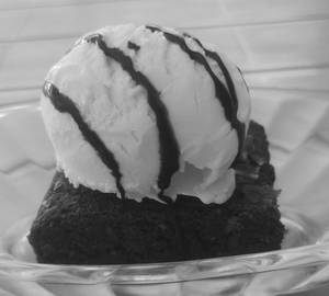 Brownie with ice cream