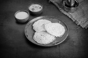 Idiyappam (3 Pcs) Coconut Milk & Kurma