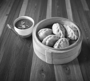 Chicken Steamed Momos (6pcs) With Soup