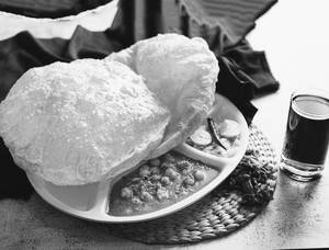 Chole Bhature with Pepsi  [250Ml]