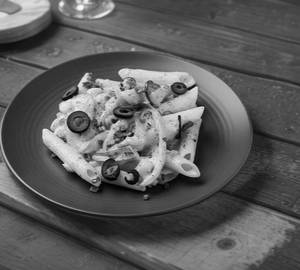 Veg pasta [white Sauce]