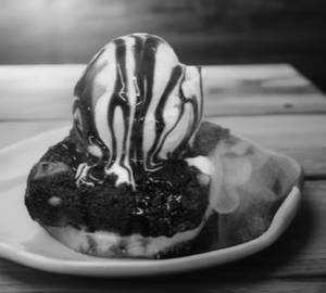Brownie with ice cream