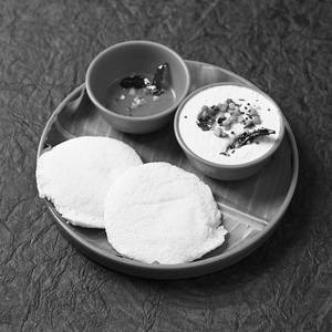 Plain Idli