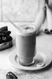 Dates & Banana Shake
