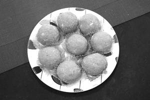 Besan Laddu