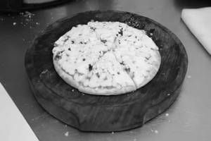 Paneer makhani pizza