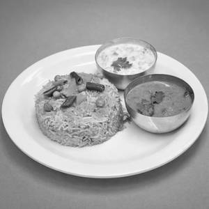 Hyderabad Chicken Biryani 1/2