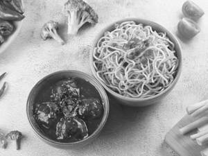 Veg Chilli Garlic Noodles Combo