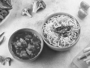 Singapore Chicken Chow Combo