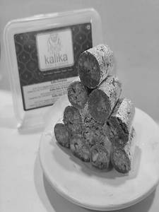 Kaju Pista Roll