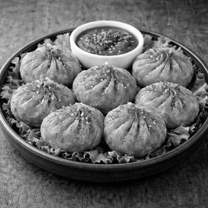 Classic Veg Schezwan Fried Momos [6 Pcs]