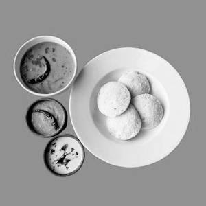 Idli [4 Pieces] With Sambhar