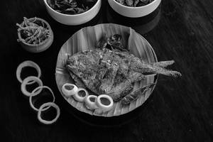 Pomfret Fish (avoli)