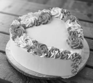Anniversary Special Heart Shape Vanilla Cake [500Gm]
