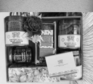 Gluten Free Small Wooden Hamper 2