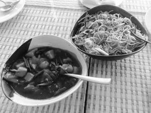 Veg Hakka Noodles+3 Pic Chilli Paneer Gravy