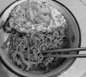 Fried egg maggi