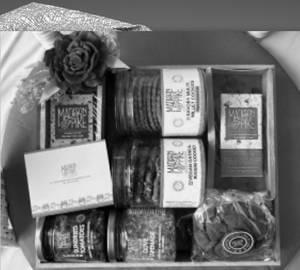 Vegan Medium Wooden Hamper