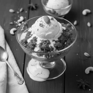 Carrot Halwa With Ice Cream
