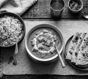 Box Packing Paneer Butter Masala Full+ Jeera Rice Full + 5 Roti