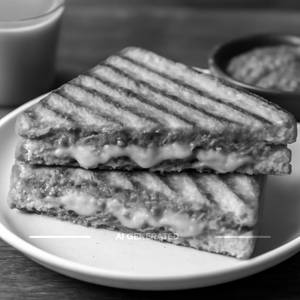 Chilli Cheese Chutney Sandwich