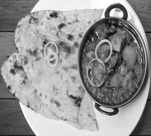 2pic chilli paneer gravy+ 1 pic butter naan