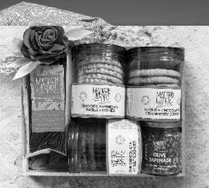 Eggless Small Wooden Hamper 2