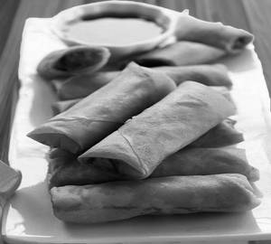 Paneer schezwan spring roll