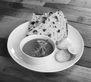 2 Pic Chicken Curry+ 2Pic Tandoori Roti