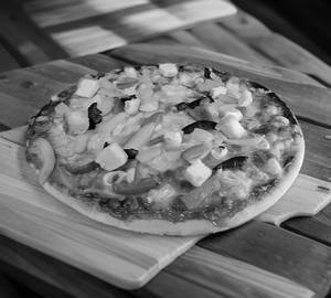 Tandoori paneer treat pizza [8 inches]