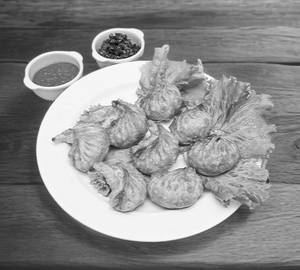 Veg fried momo