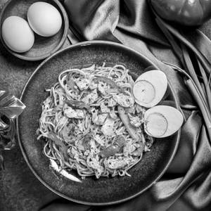 Egg Chilli Garlic Noodles