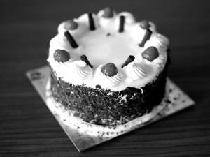 Black Forest Cake (Medium)