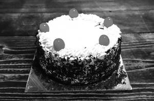 Mocha Tower Cake (Medium)