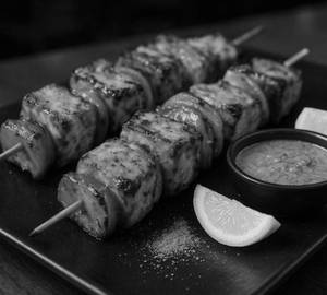Deggi Mirch Paneer Tikka (8Pcs)