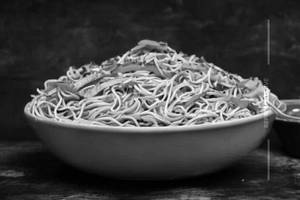 Veg hakka noodles