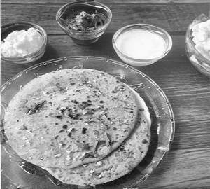 Gobhi paratha with curd and pickle (sarve 2)Prepared in amool butter
