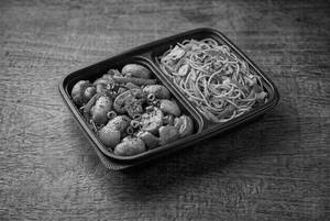 Chilly Mushroom + Veg Brunt Garlic Noodle