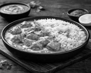Chicken Makhni With Garlic Butter Rice Bowl