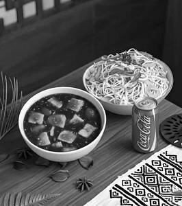Chilli Cottage Cheese Gravy + Classic Hakka Noodles + Can