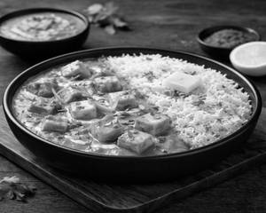 Paneer Makhni With Garlic Butter Rice Bowl